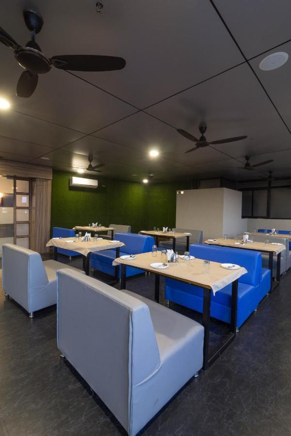 Hotel Green City Gandhinagar Esterno foto